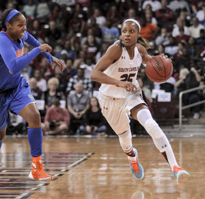 Tiffany Mitchell is one player that can bust Syracuse's zone. She adds a shooting dimension to an offense based around its bigs in the paint. 