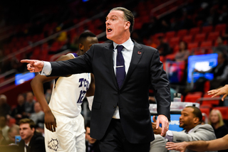 Dixon's Pitt teams owned the 2-3 zone, but the defense caused his current team all kinds of difficulty at Little Caesars Arena. 